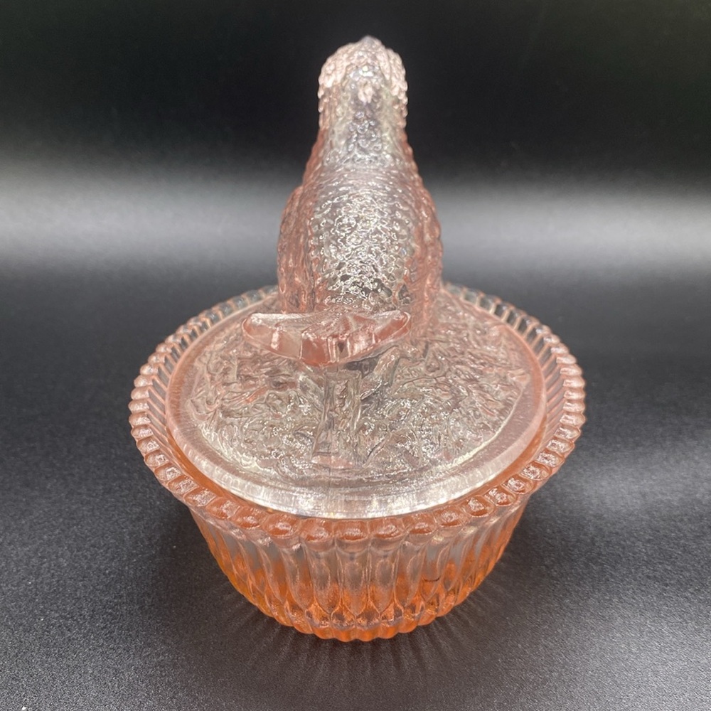 BOYD GLASS ROBIN ON NEST with BERRY LIGHT ROSE - Picture 7 of 13